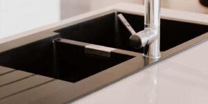 Lavello a due vasche: vantaggi e svantaggi